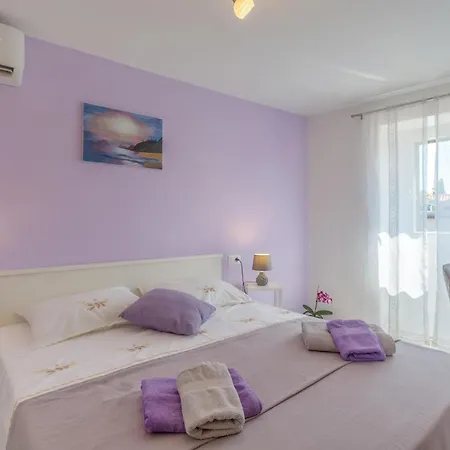 بيت للعطل 2 Bedroom Beautiful In *