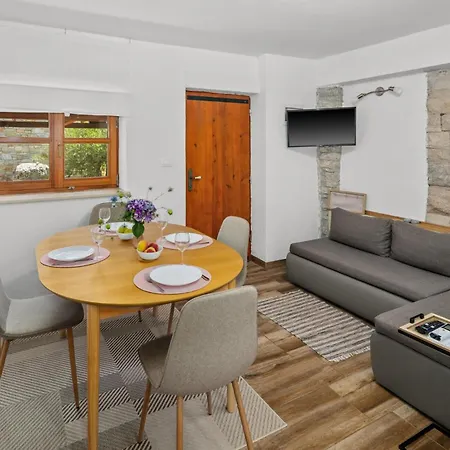Prázdninový dům 2 Bedroom Beautiful In Rovinj