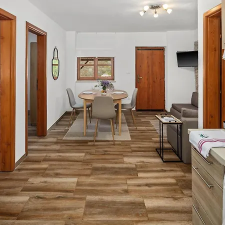 Prázdninový dům 2 Bedroom Beautiful In *